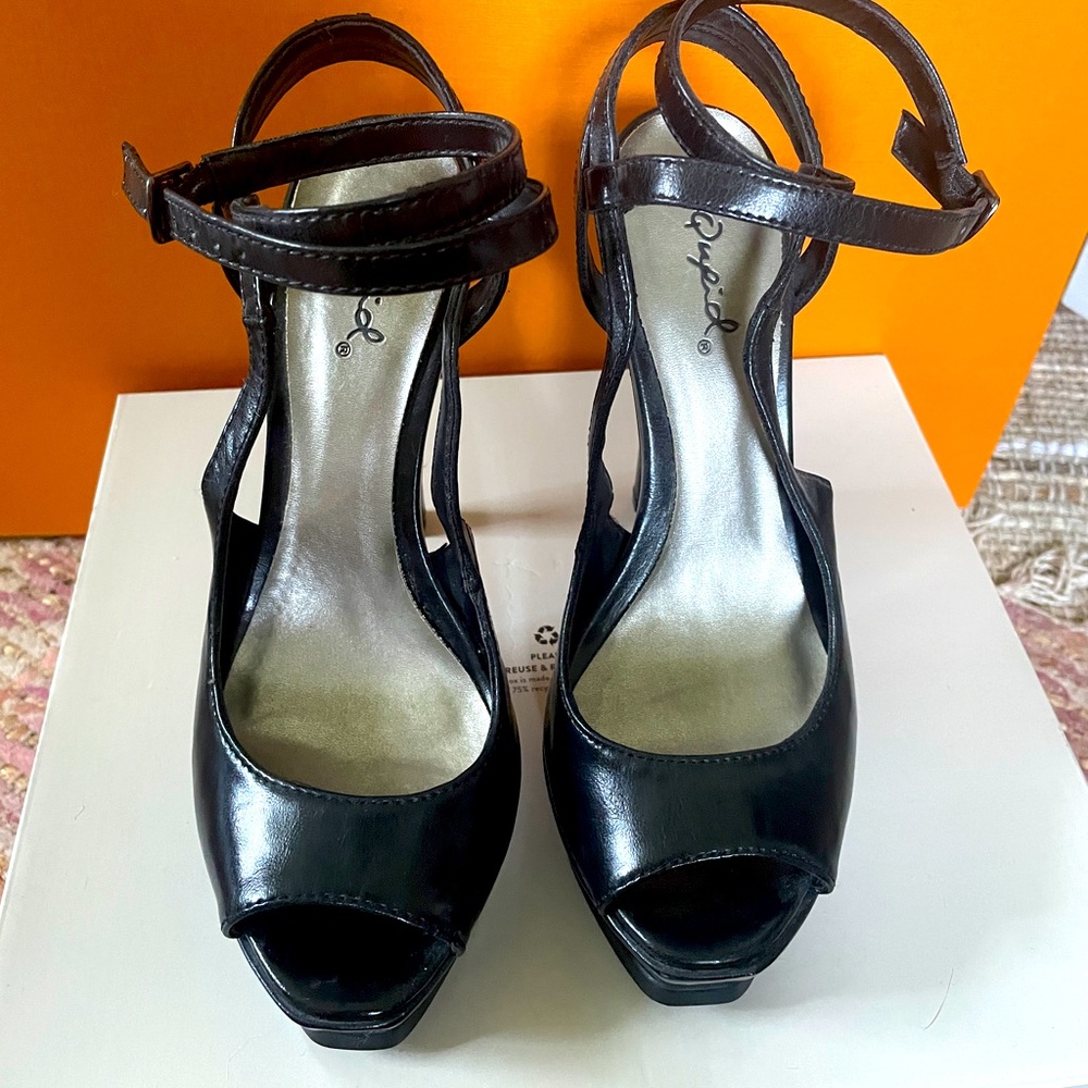 Black Strappy open toe platform heels